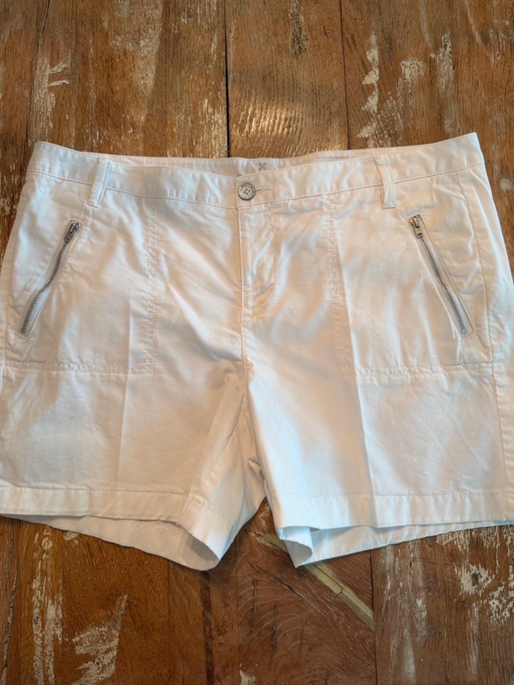 Caslon White Cotton-Blend Bermuda Shorts with Zip Pockets